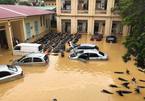 Phú Thọ: Hàng loạt ô tô, xe máy bị nước nhấn chìm