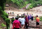 Lũ quét cuốn phăng hàng chục ngôi nhà ở Nghệ An