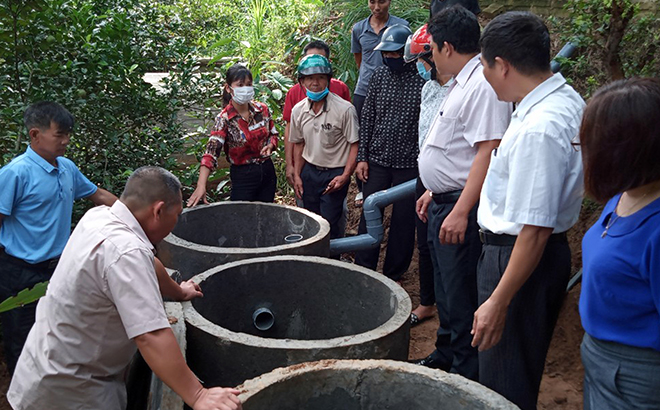 Chương trình hỗ trợ xây dựng nhà tiêu hợp vệ sinh cho hộ nghèo, cận nghèo, hộ chính sách ở huyện Yên Bình.
